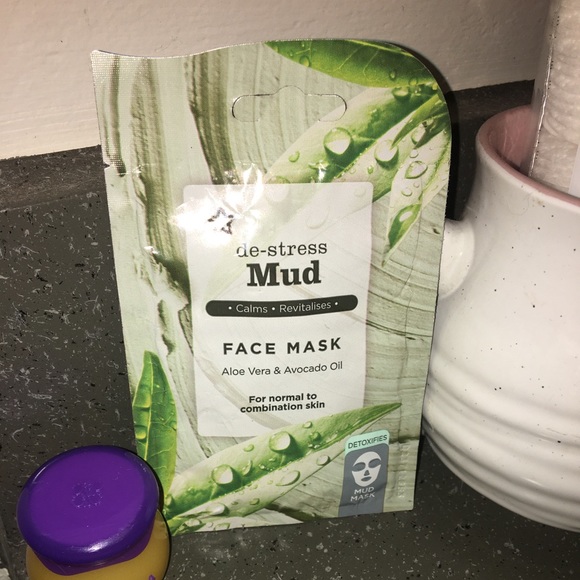 De-stress Mud Face Mask w/aloe Vera & Avocado oil.For normal to combination skin - Picture 10 of 12